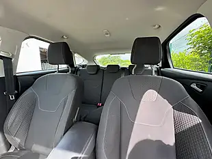 Used 2016 Ford Focus Zetec Red - Interior and Exterior details 5