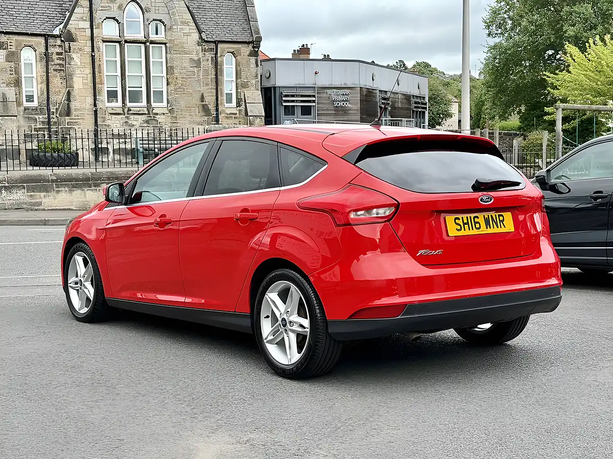 Used 2016 Ford Focus Zetec Red - Interior and Exterior details 12