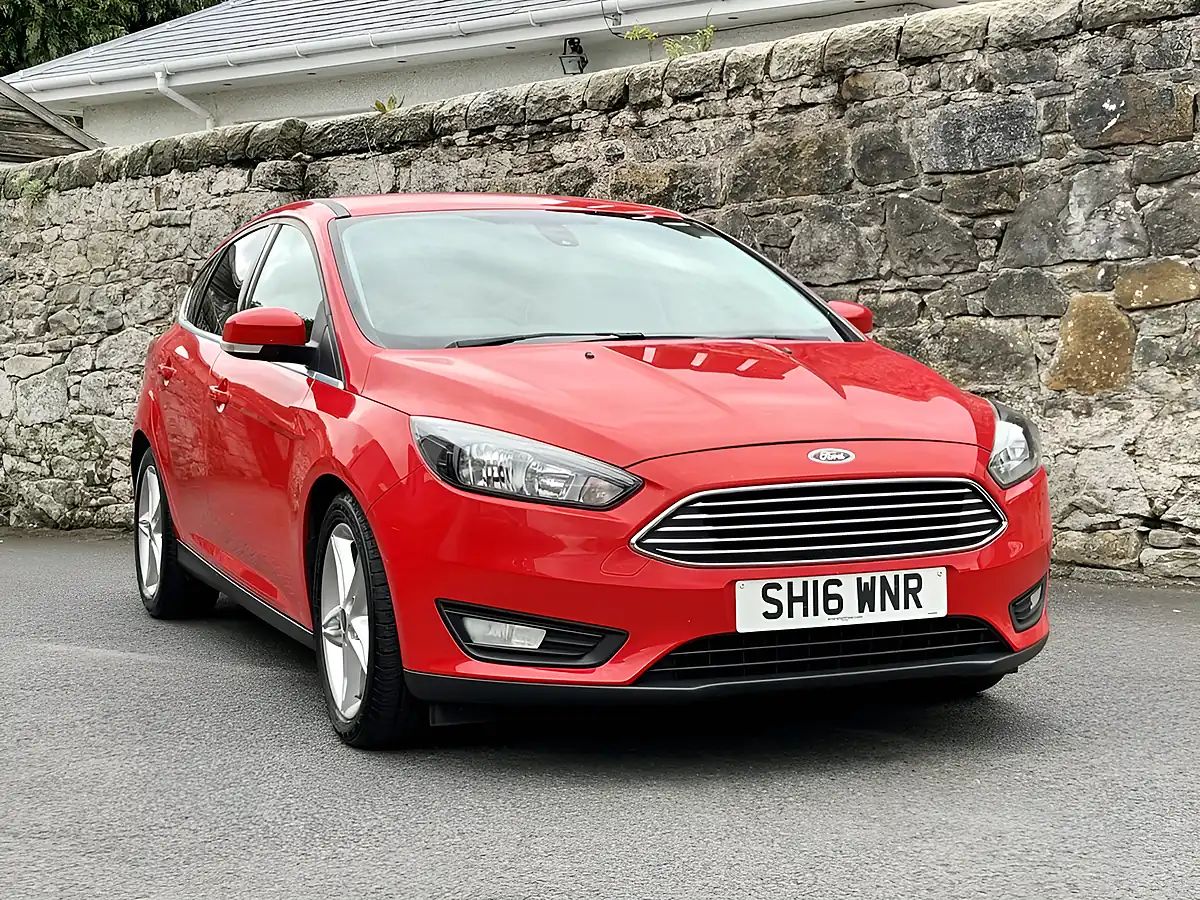 Used 2016 Ford Focus Zetec Red - Interior and Exterior details 13