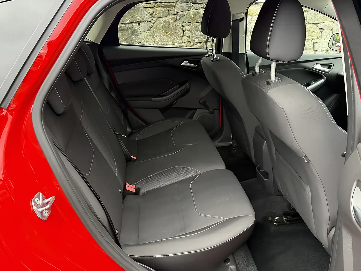 Used 2016 Ford Focus Zetec Red - Interior and Exterior details 15