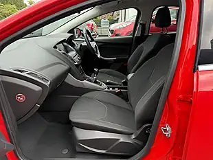 Used 2016 Ford Focus Zetec Red - Interior and Exterior details 16