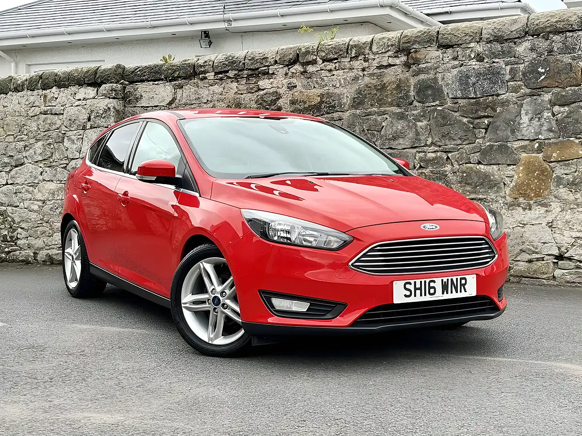 Used 2016 Ford Focus Zetec Red - Interior and Exterior details 20