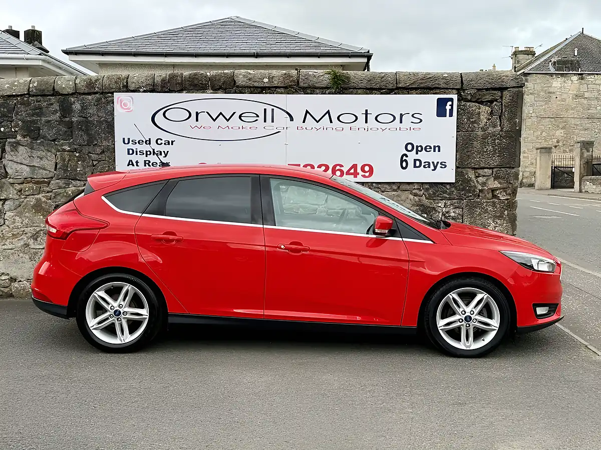 Used 2016 Ford Focus Zetec Red - Interior and Exterior details 3
