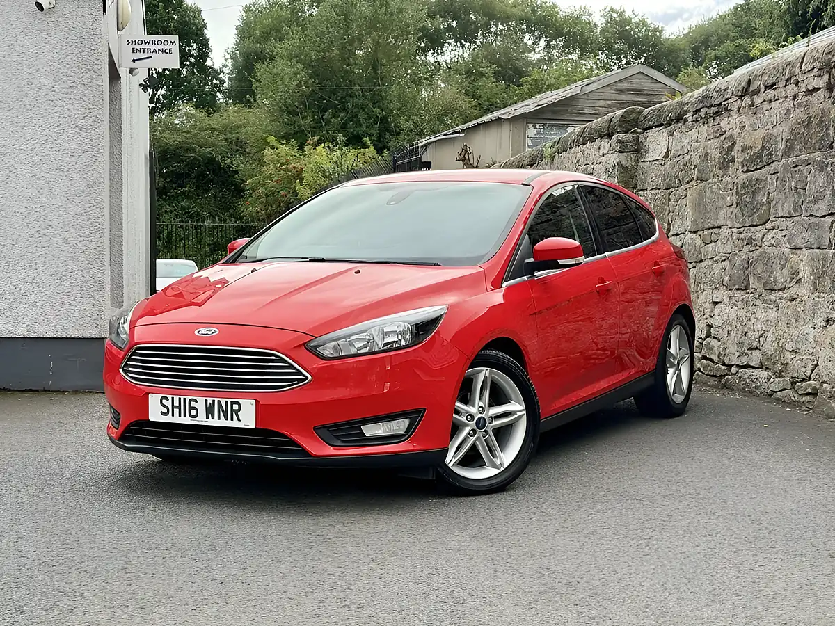 Used 2016 Ford Focus Zetec Red - Interior and Exterior details 4