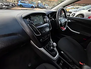 Used 2016 Ford Focus Zetec Red - Interior and Exterior details 11