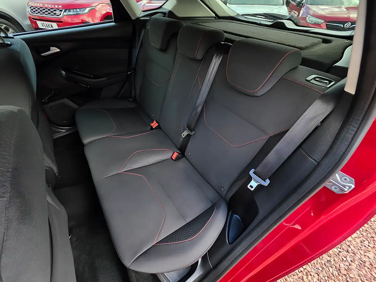 Used 2016 Ford Focus Zetec Red - Interior and Exterior details 12