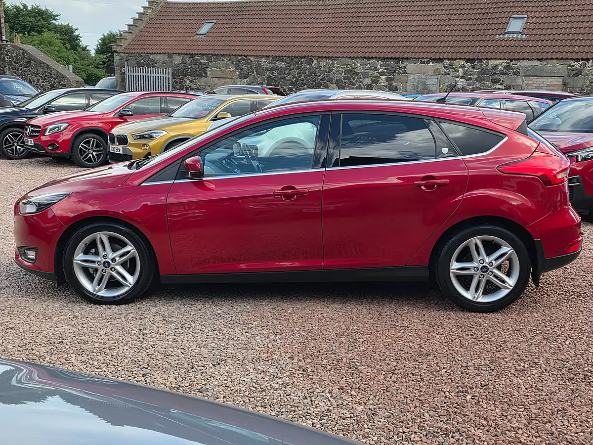Used 2016 Ford Focus Zetec Red - Interior and Exterior details 14