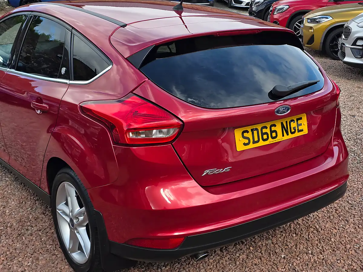 Used 2016 Ford Focus Zetec Red - Interior and Exterior details 16