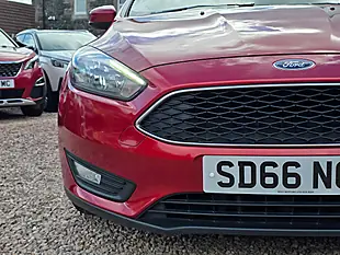 Used 2016 Ford Focus Zetec Red - Interior and Exterior details 4