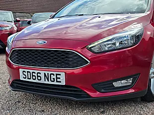 Used 2016 Ford Focus Zetec Red - Interior and Exterior details 6