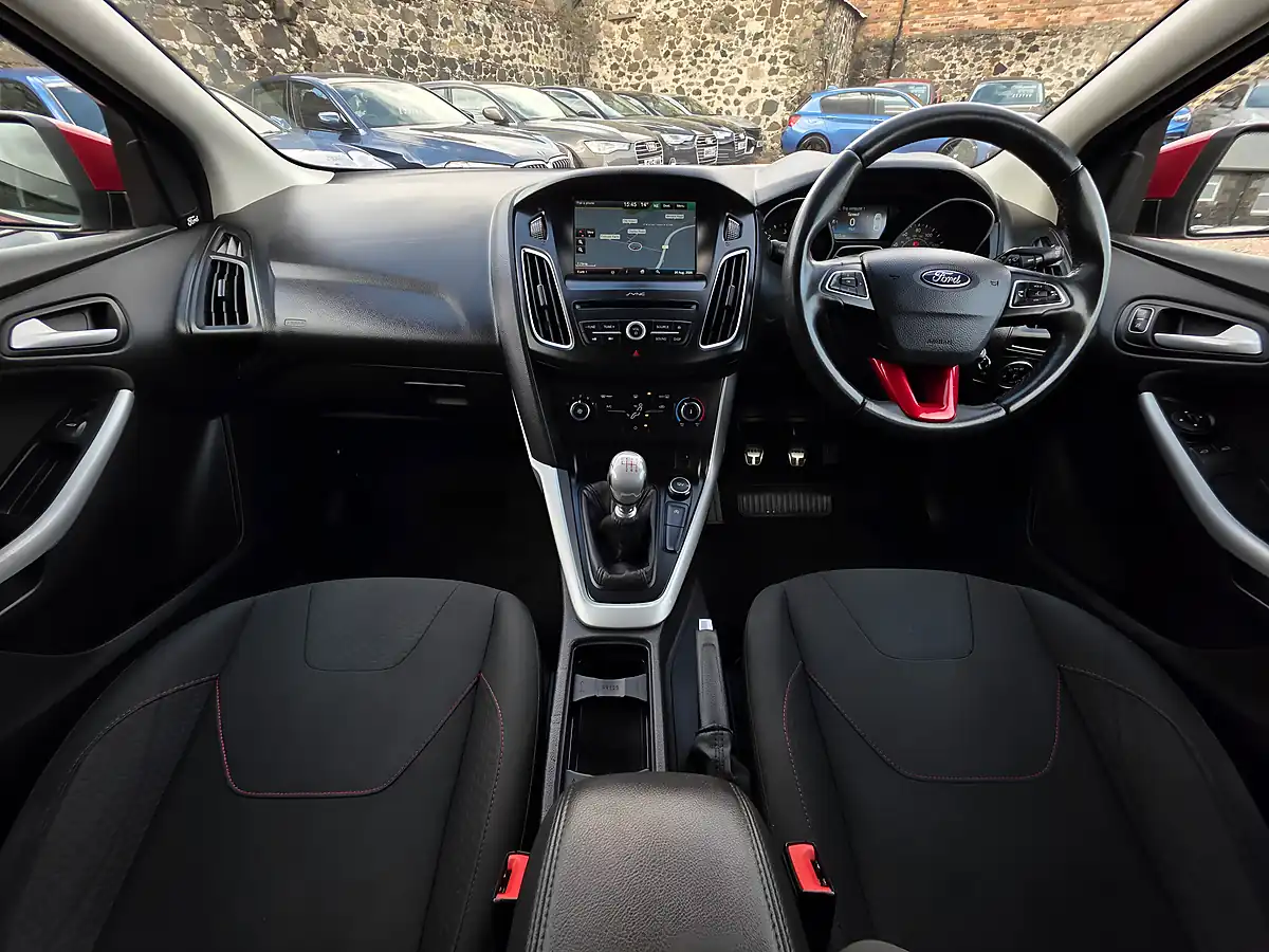 Used 2016 Ford Focus Zetec Red - Interior and Exterior details 7