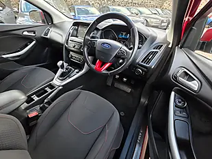 Used 2016 Ford Focus Zetec Red - Interior and Exterior details 8