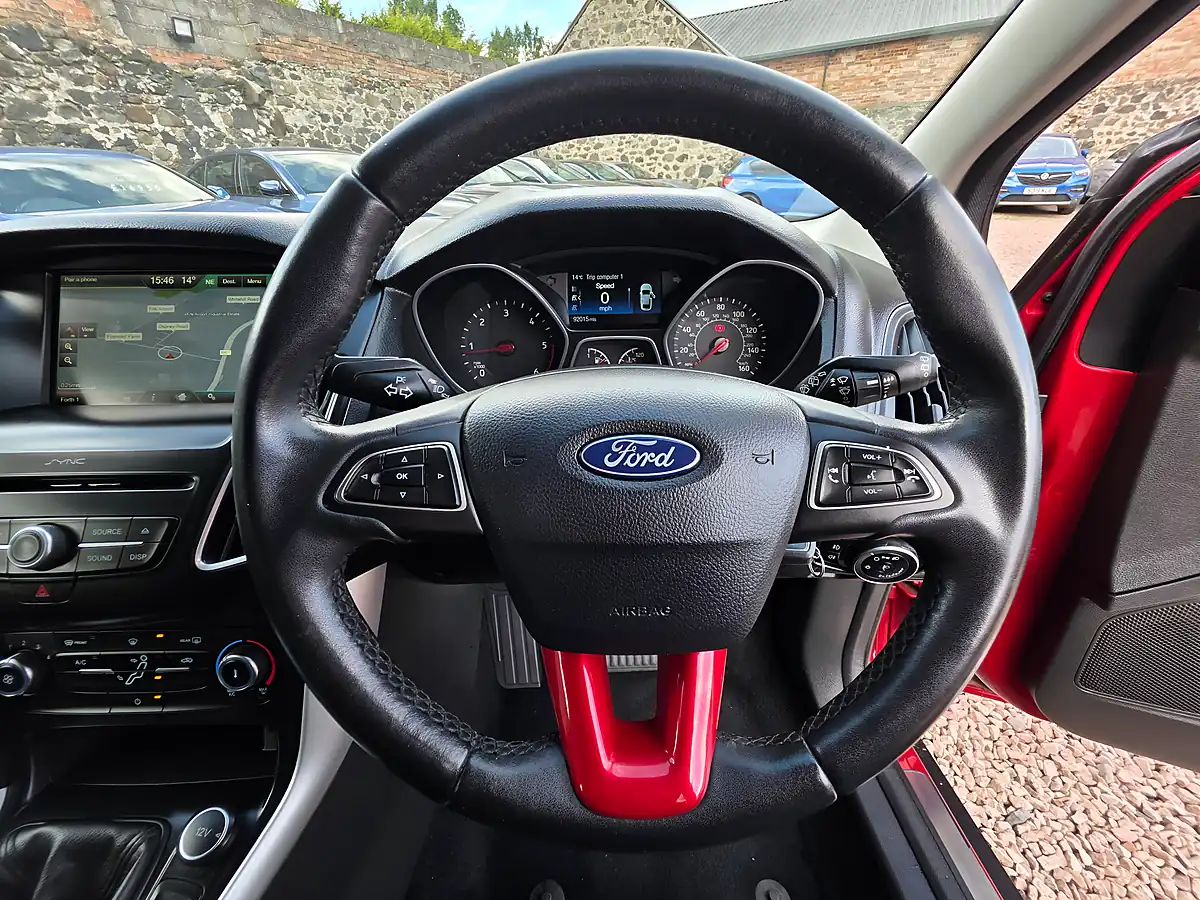 Used 2016 Ford Focus Zetec Red - Interior and Exterior details 9