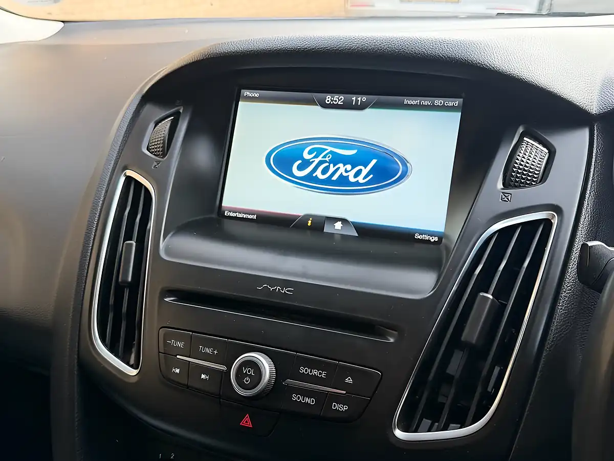 Used 2016 Ford Focus Zetec Red - Interior and Exterior details 14