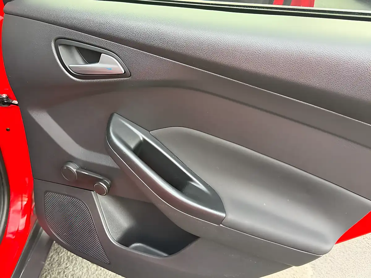 Used 2016 Ford Focus Zetec Red - Interior and Exterior details 19