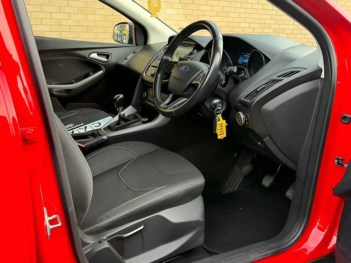 Used 2016 Ford Focus Zetec Red - Interior and Exterior details 20
