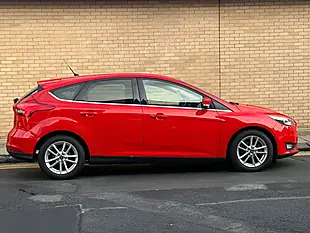 Used 2016 Ford Focus Zetec Red - Interior and Exterior details 3