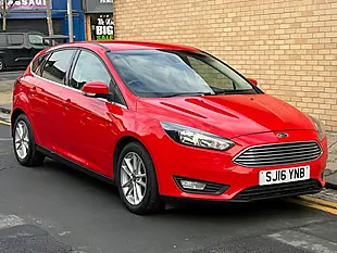 Used 2016 Ford Focus Zetec Red - Interior and Exterior details 6