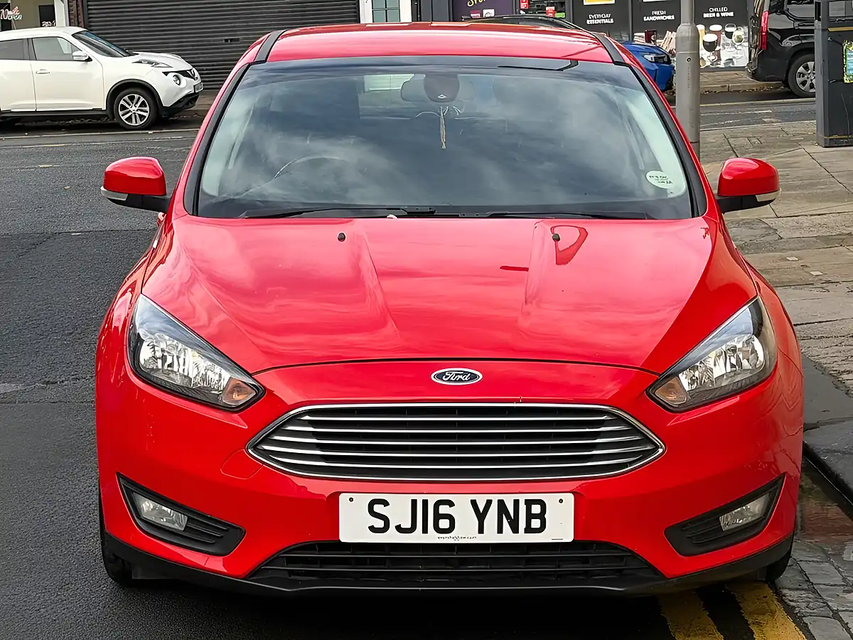 Used 2016 Ford Focus Zetec Red - Interior and Exterior details 7