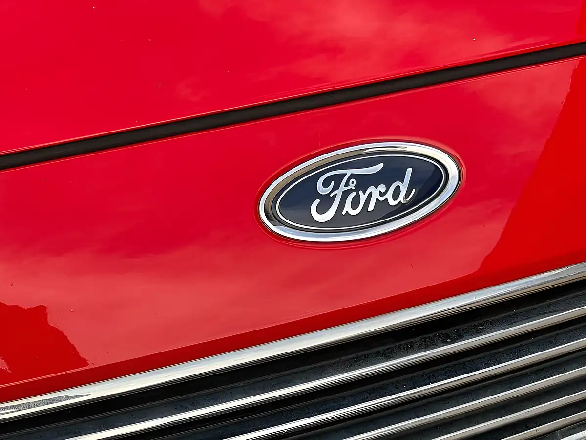 Used 2016 Ford Focus Zetec Red - Interior and Exterior details 8