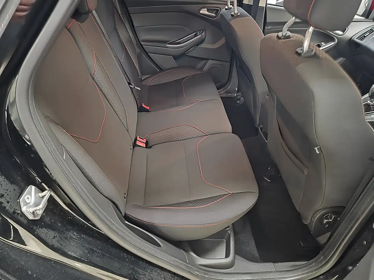 Used 2016 Ford Focus Zetec S Black Edition Black - Interior and Exterior details 16