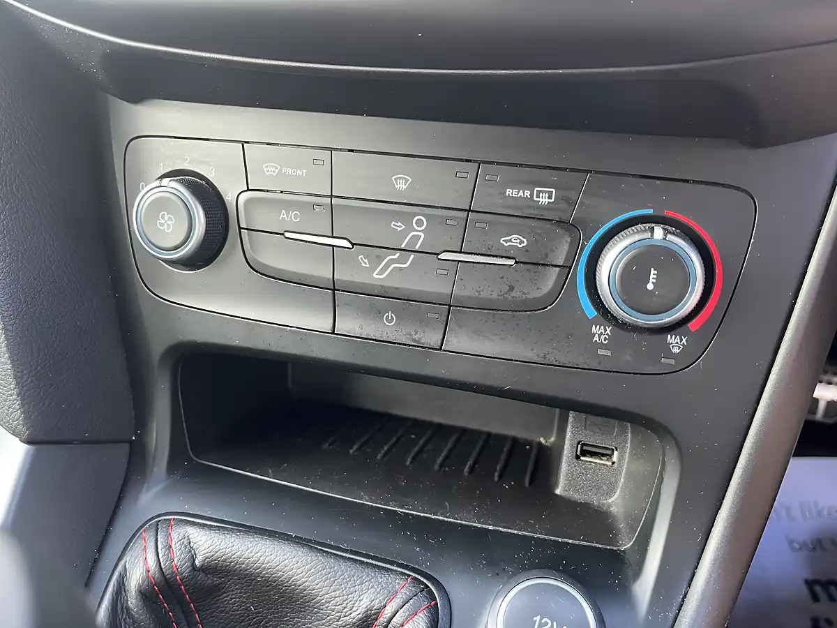 Used 2016 Ford Focus Zetec S Black Edition Black - Interior and Exterior details 13