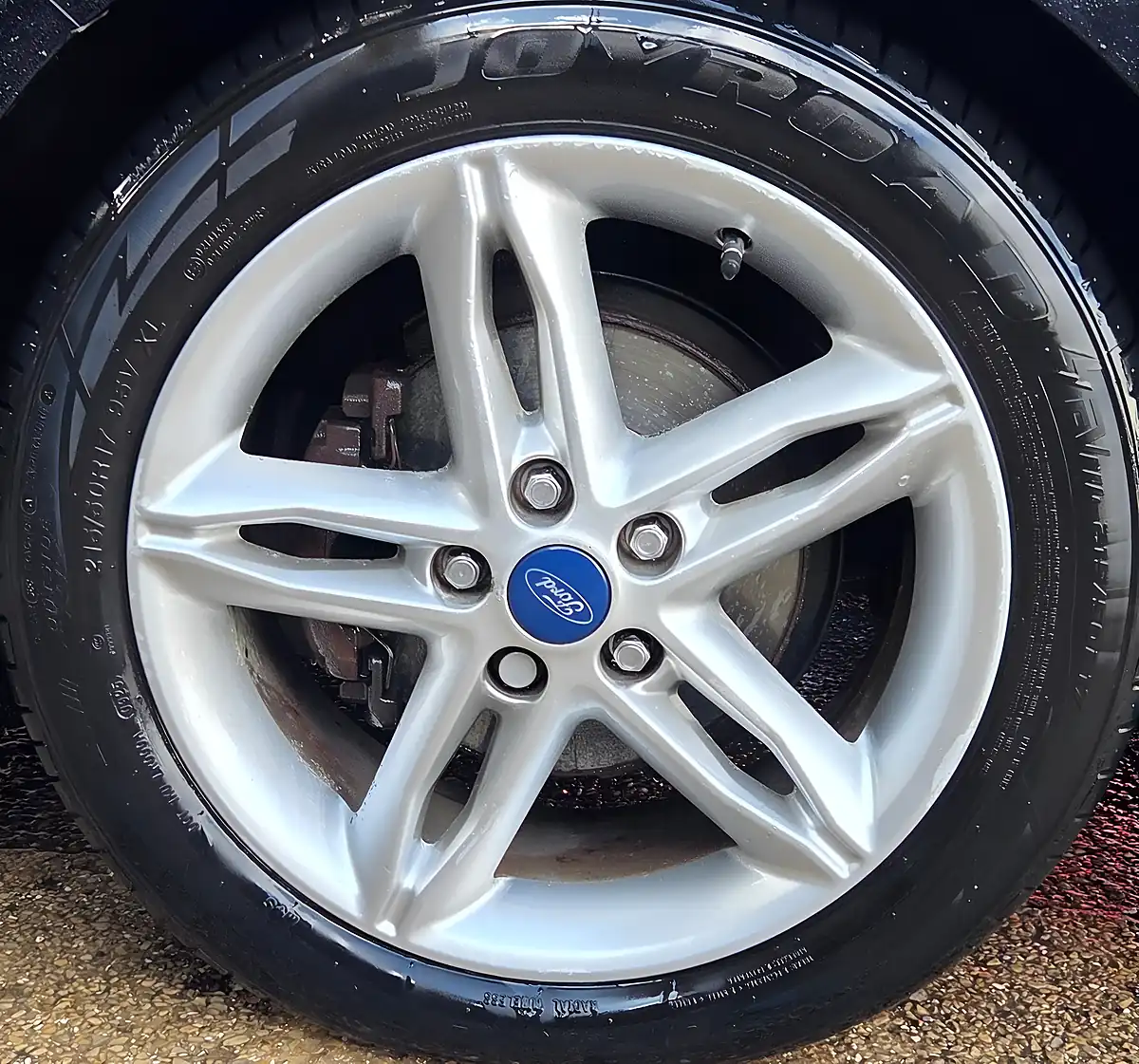 Used 2016 Ford Focus Zetec S Black - Interior and Exterior details 14