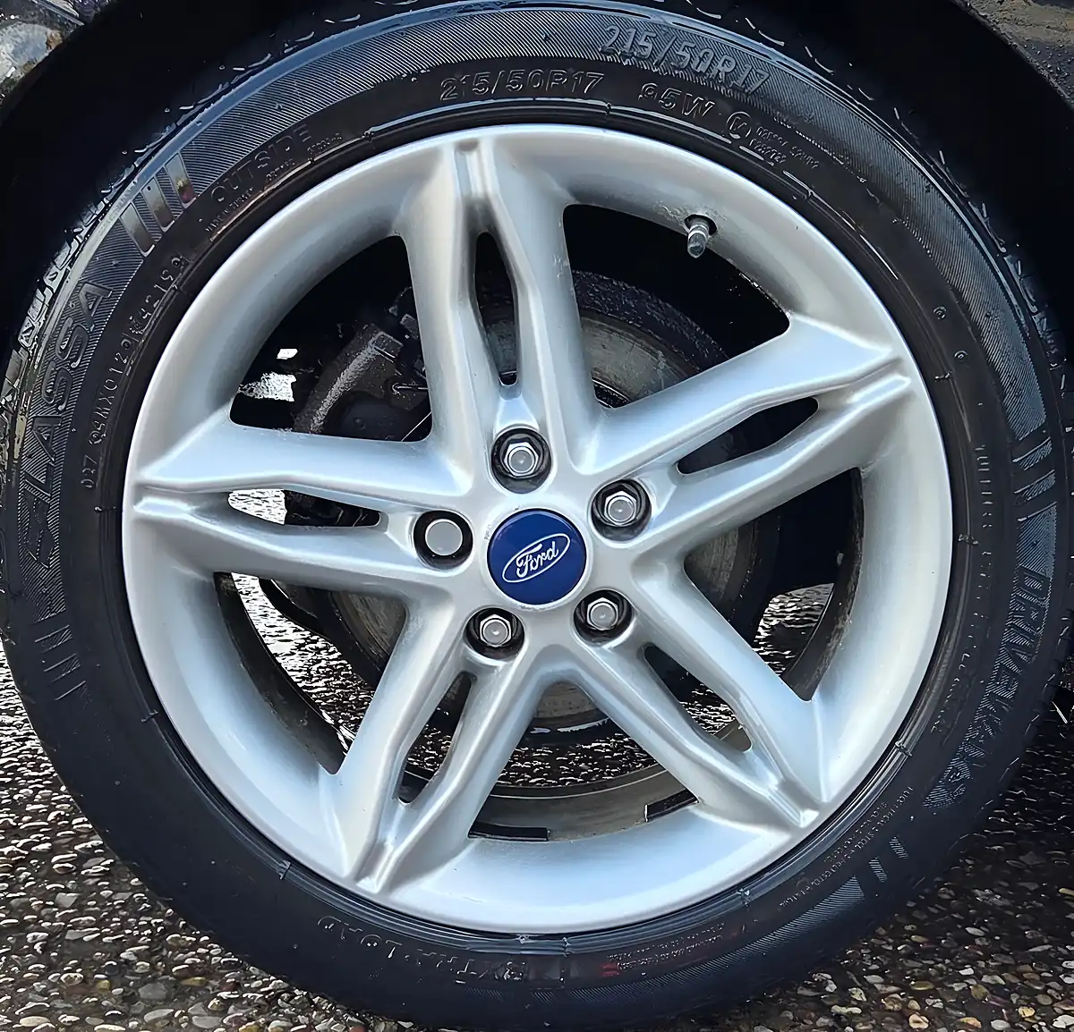 Used 2016 Ford Focus Zetec S Black - Interior and Exterior details 15
