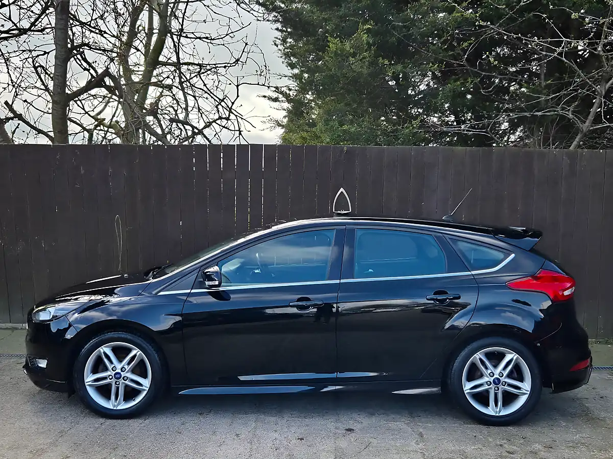 Used 2016 Ford Focus Zetec S Black - Interior and Exterior details 5