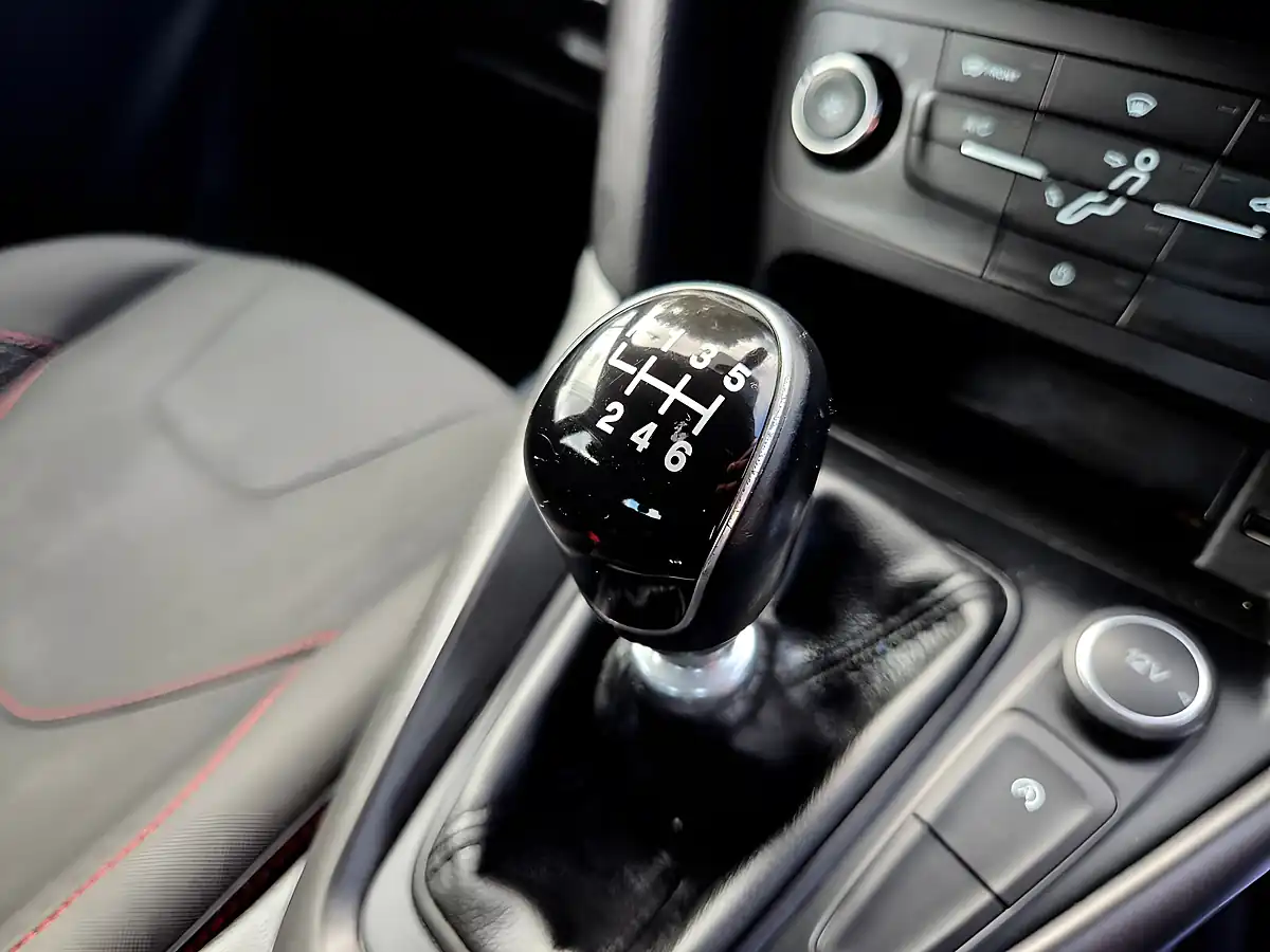 Used 2016 Ford Focus Zetec S Black - Interior and Exterior details 9