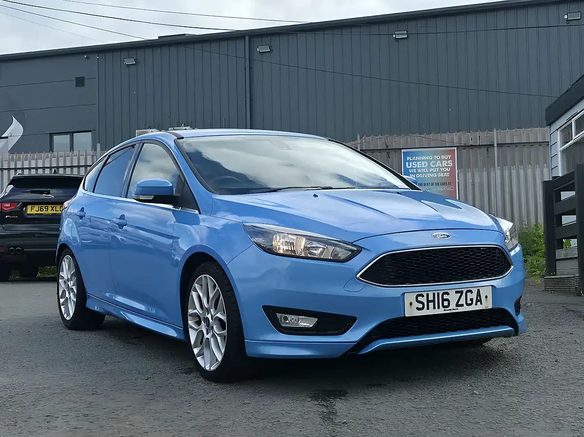 Used 2016 Ford Focus Zetec S Blue - Front View