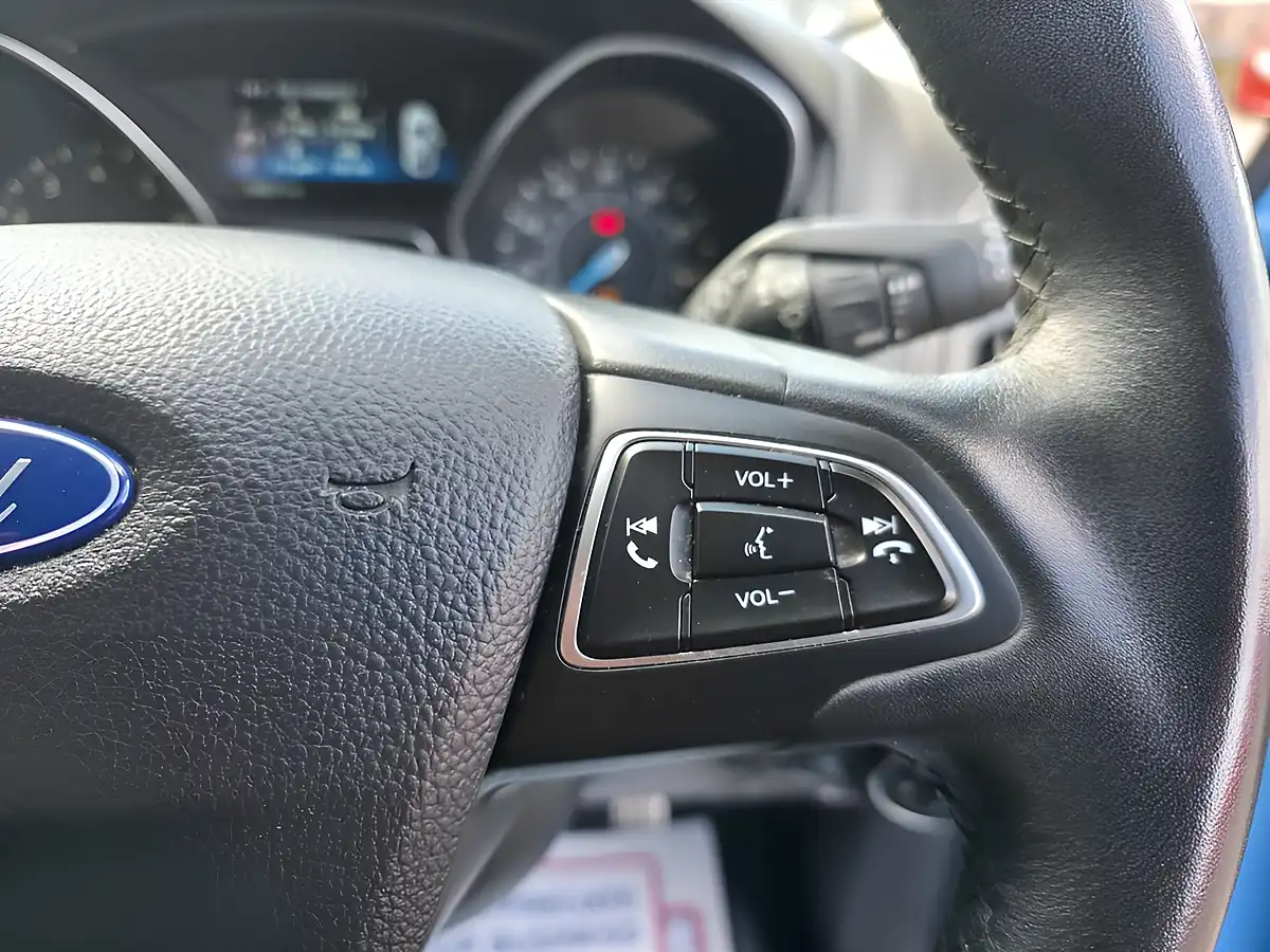 Used 2016 Ford Focus Zetec S Blue - Interior and Exterior details 17
