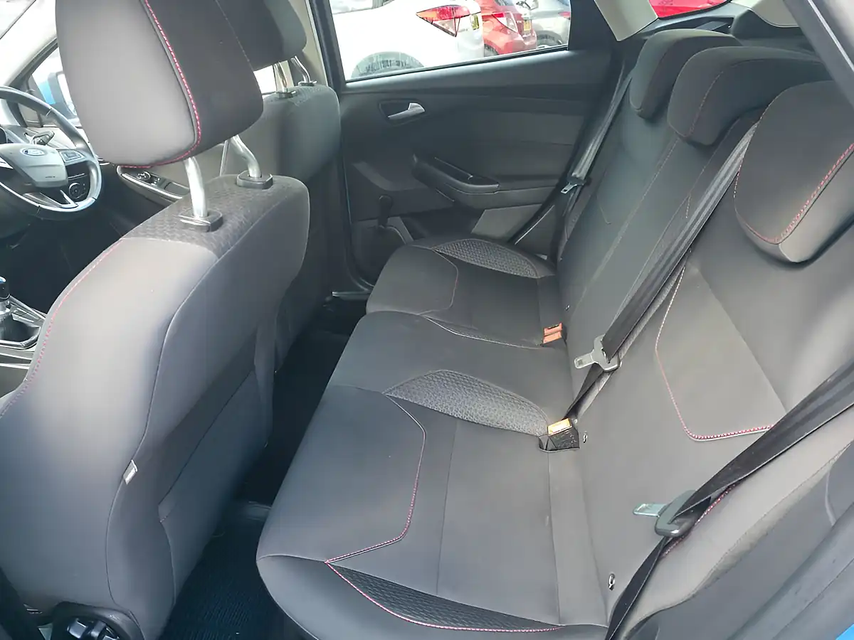 Used 2016 Ford Focus Zetec S Blue - Interior and Exterior details 18