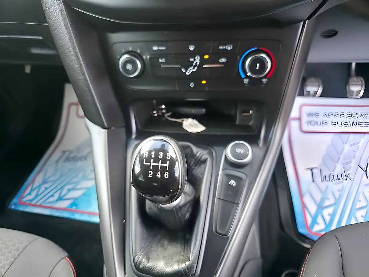 Used 2016 Ford Focus Zetec S Blue - Interior and Exterior details 7