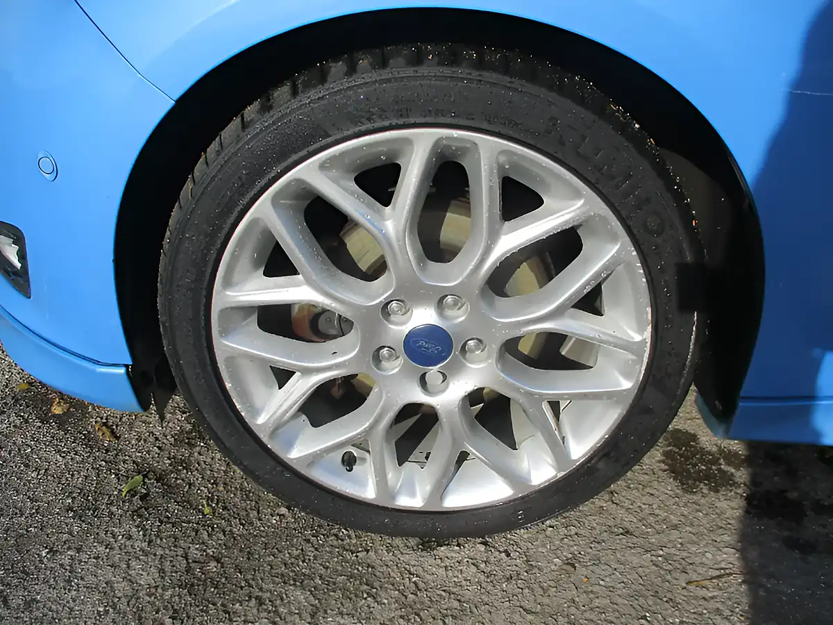 Used 2016 Ford Focus Zetec S Blue - Interior and Exterior details 10