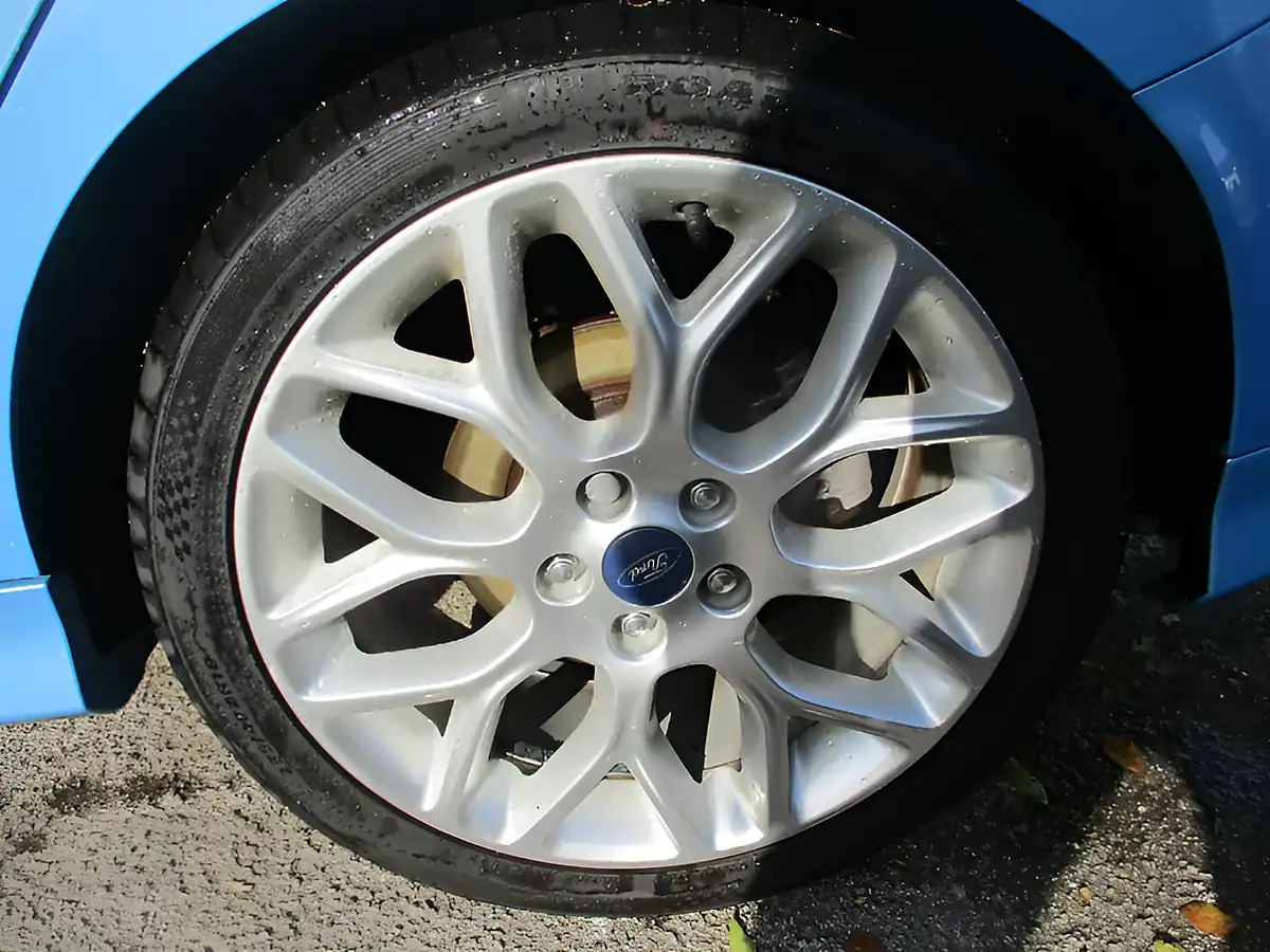 Used 2016 Ford Focus Zetec S Blue - Interior and Exterior details 11