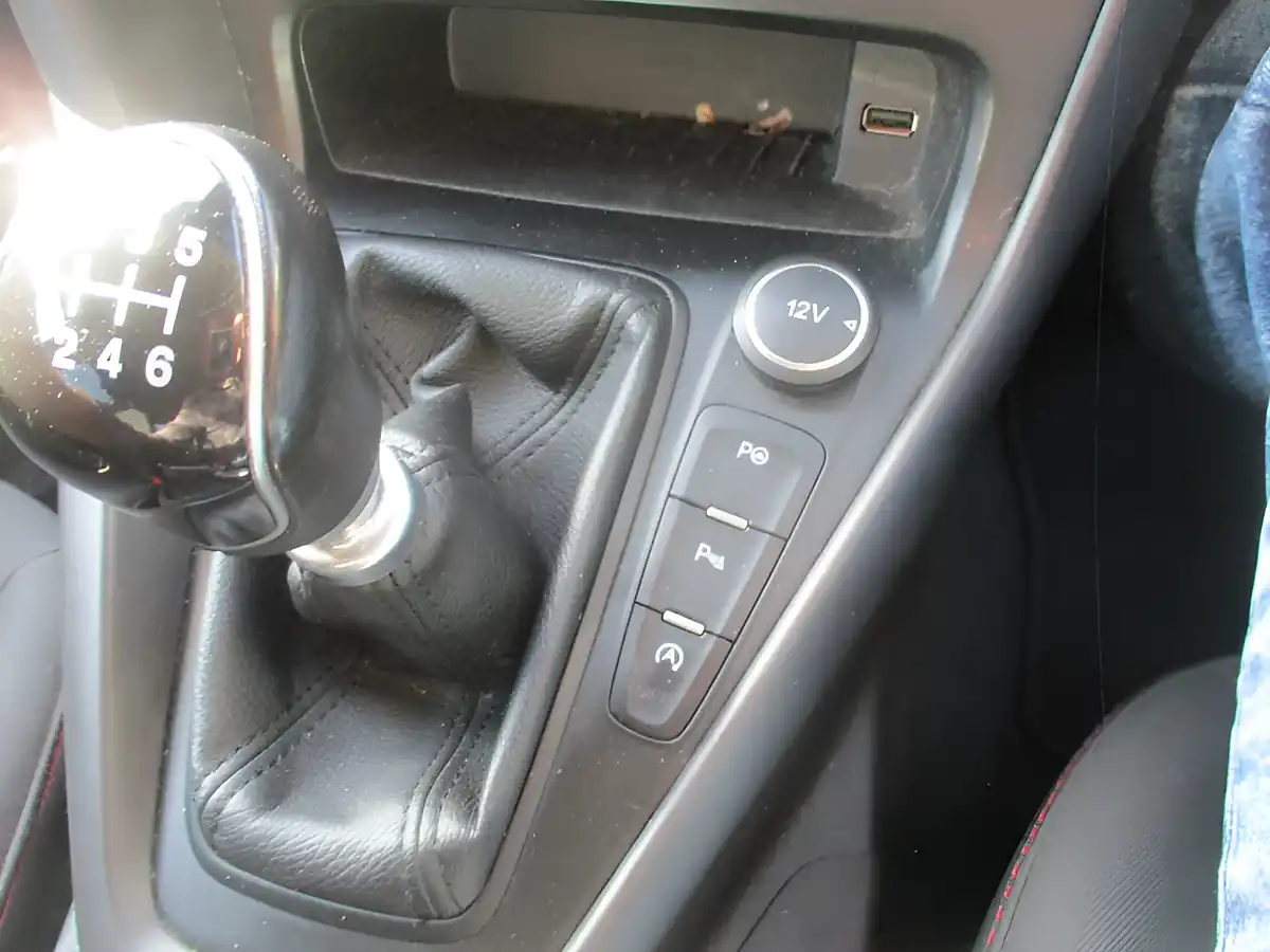 Used 2016 Ford Focus Zetec S Blue - Interior and Exterior details 15