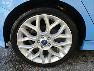 Used 2016 Ford Focus Zetec S Blue - Interior and Exterior details 9