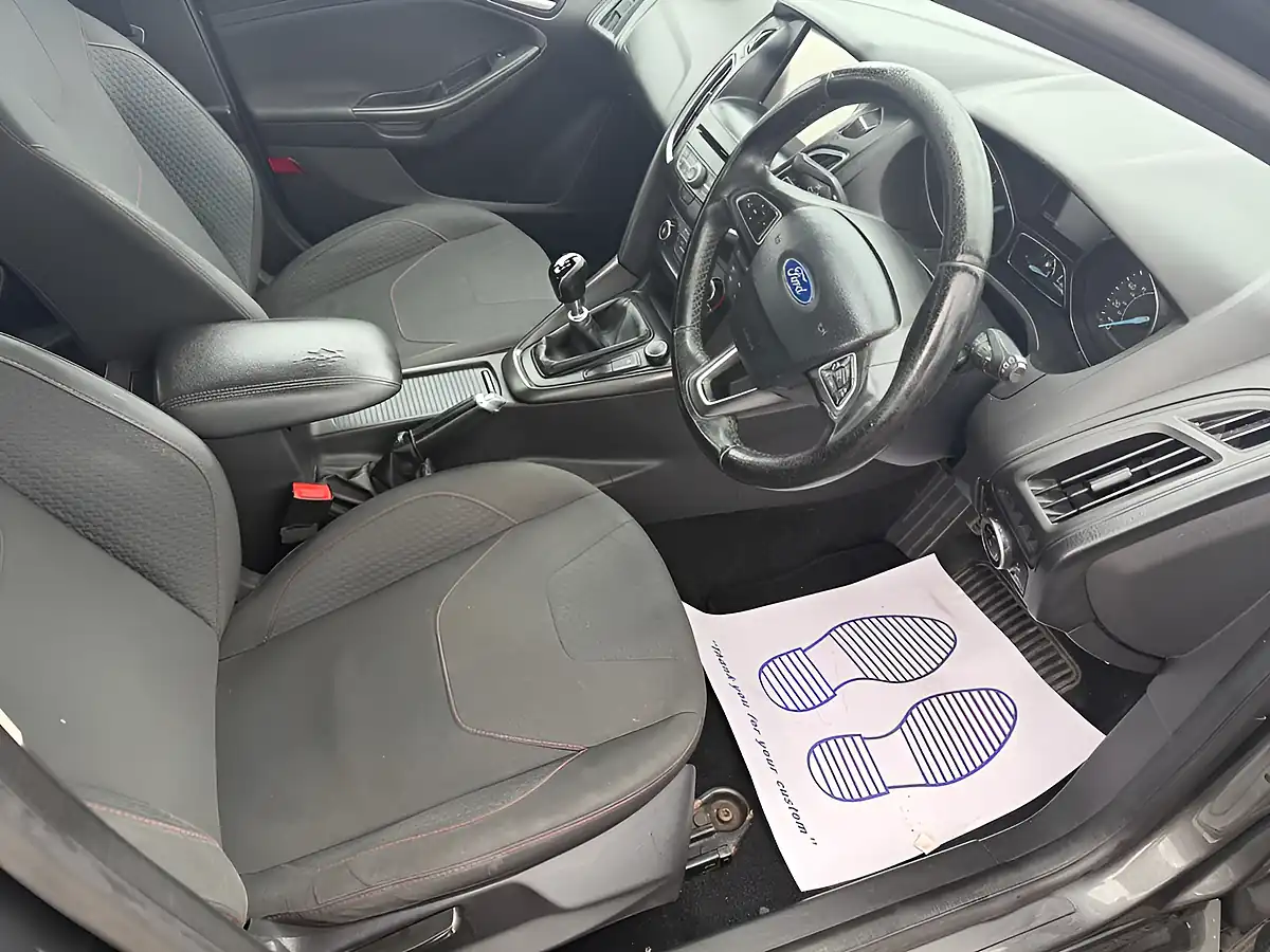 Used 2016 Ford Focus Zetec S Grey - Interior and Exterior details 10