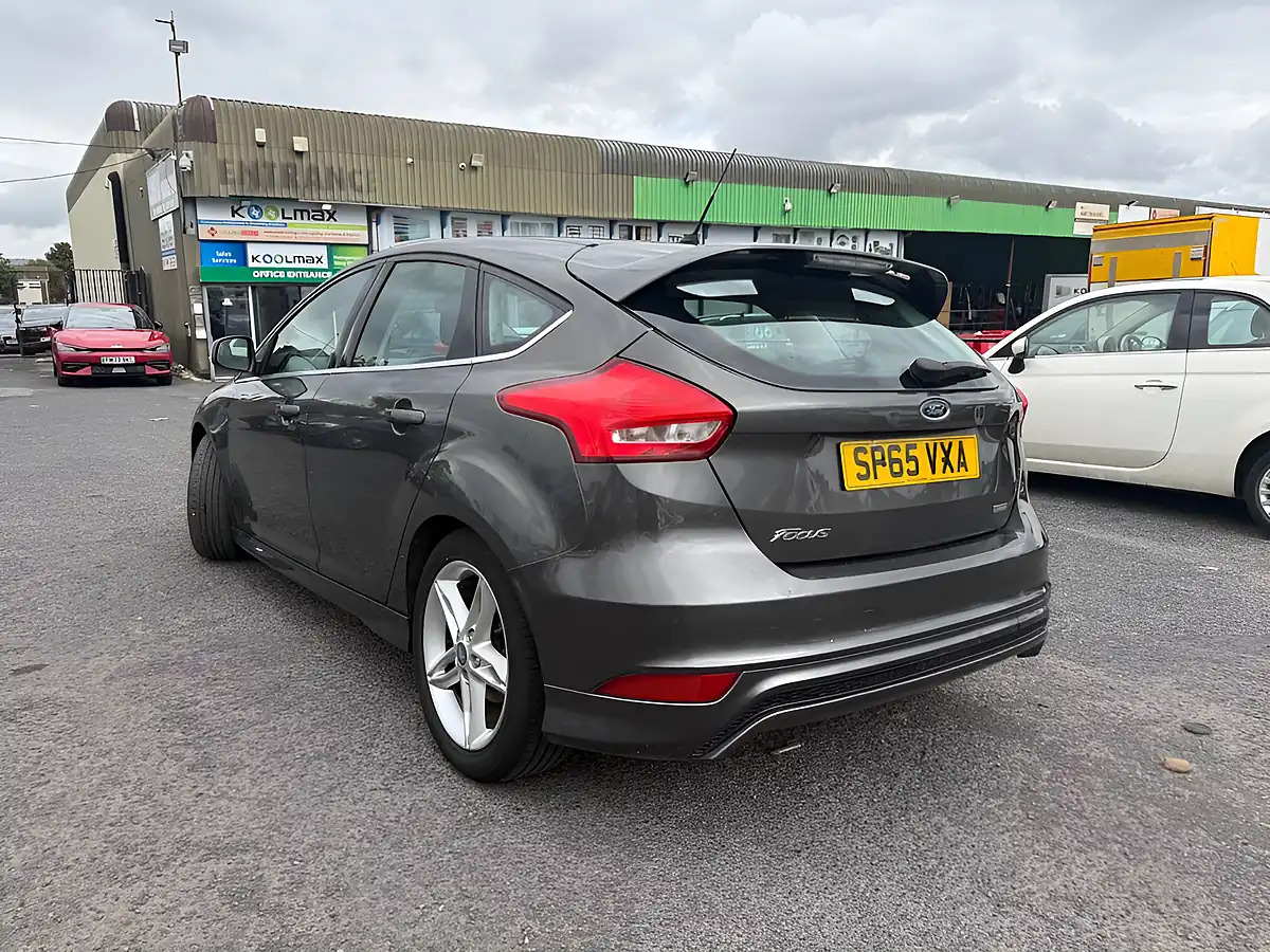 Used 2016 Ford Focus Zetec S Grey - Interior and Exterior details 15