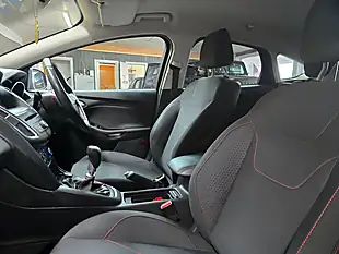Used 2016 Ford Focus Zetec S Red Edition Red - Interior and Exterior details 10
