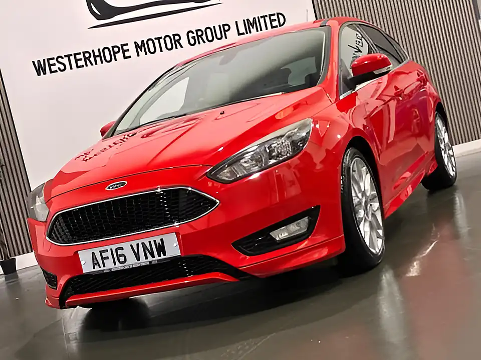 Used 2016 Ford Focus Zetec S Red - Interior and Exterior details 10