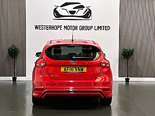 Used 2016 Ford Focus Zetec S Red - Interior and Exterior details 12