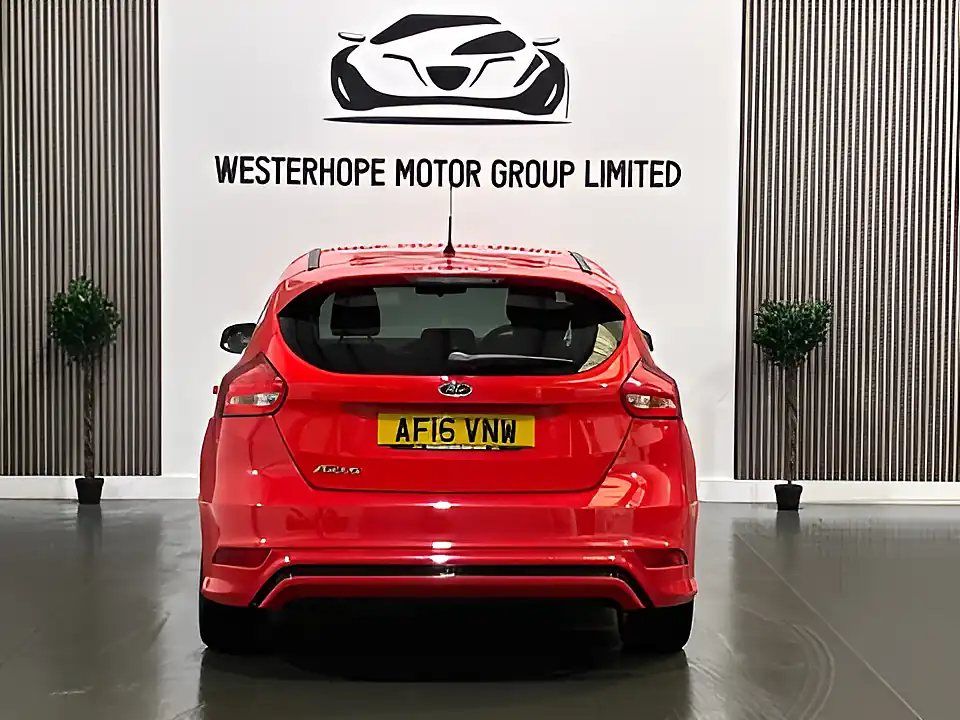 Used 2016 Ford Focus Zetec S Red - Interior and Exterior details 12