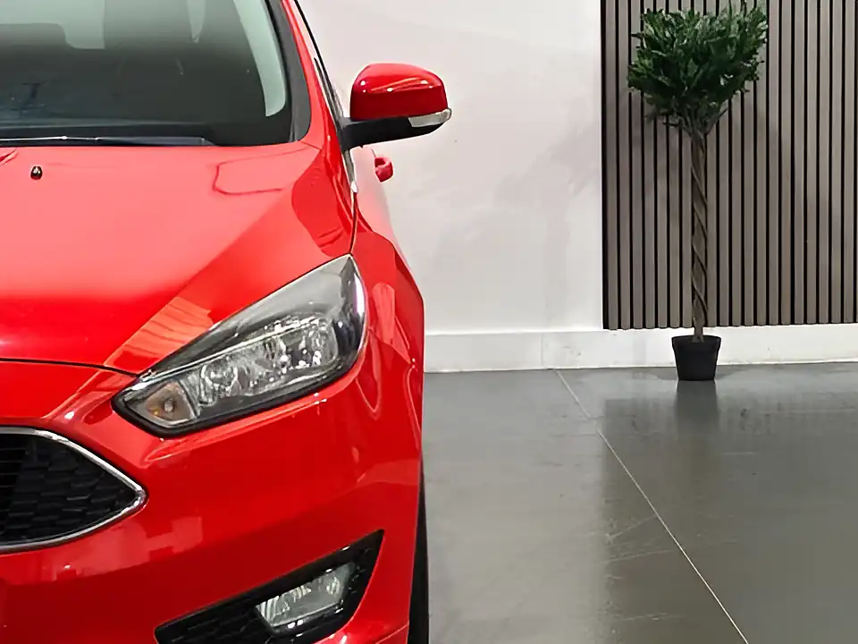 Used 2016 Ford Focus Zetec S Red - Interior and Exterior details 19