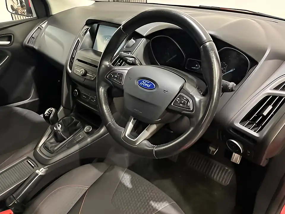 Used 2016 Ford Focus Zetec S Red - Interior and Exterior details 3
