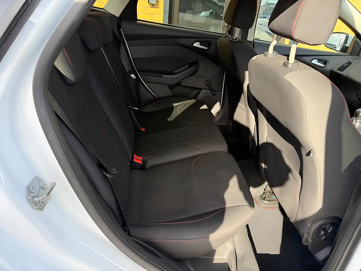 Used 2016 Ford Focus Zetec S White - Interior and Exterior details 16