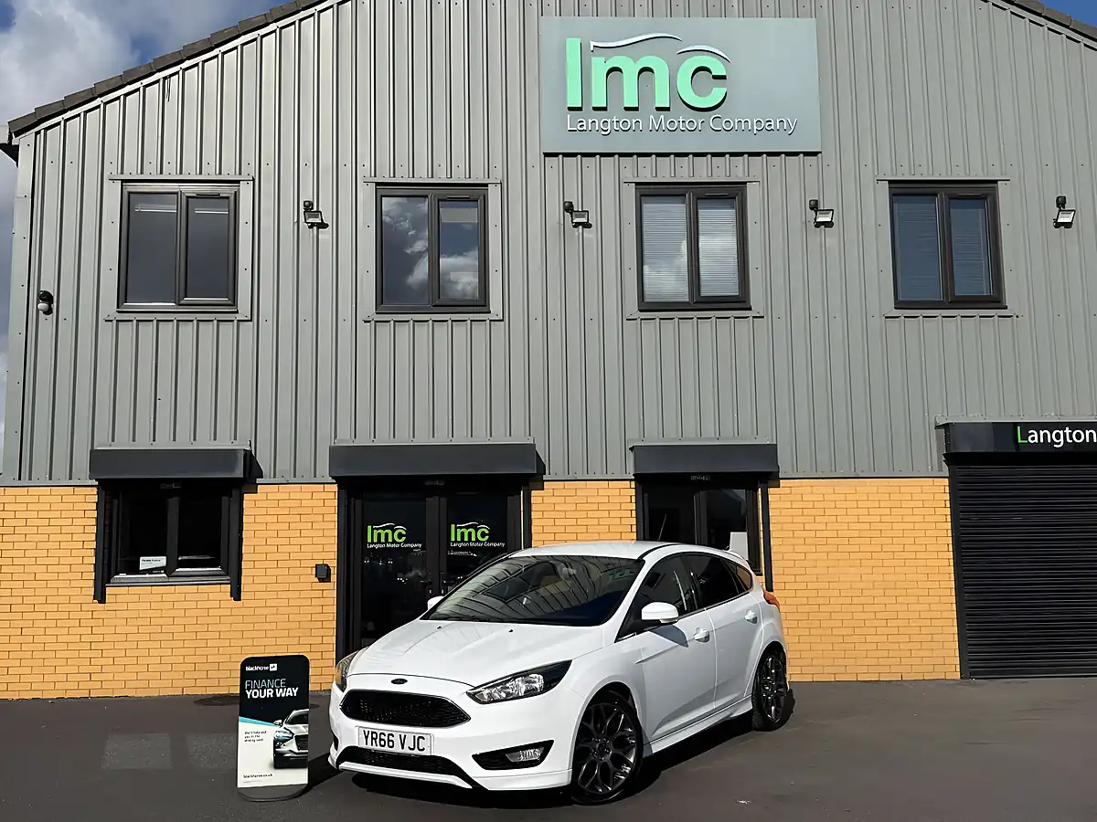 Used 2016 Ford Focus Zetec S White - Interior and Exterior details 2