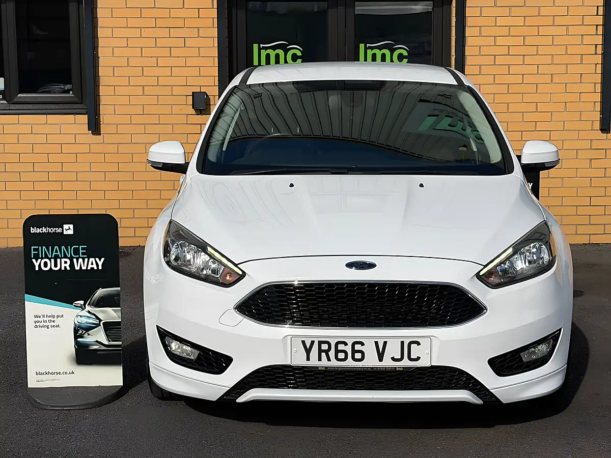 Used 2016 Ford Focus Zetec S White - Interior and Exterior details 6