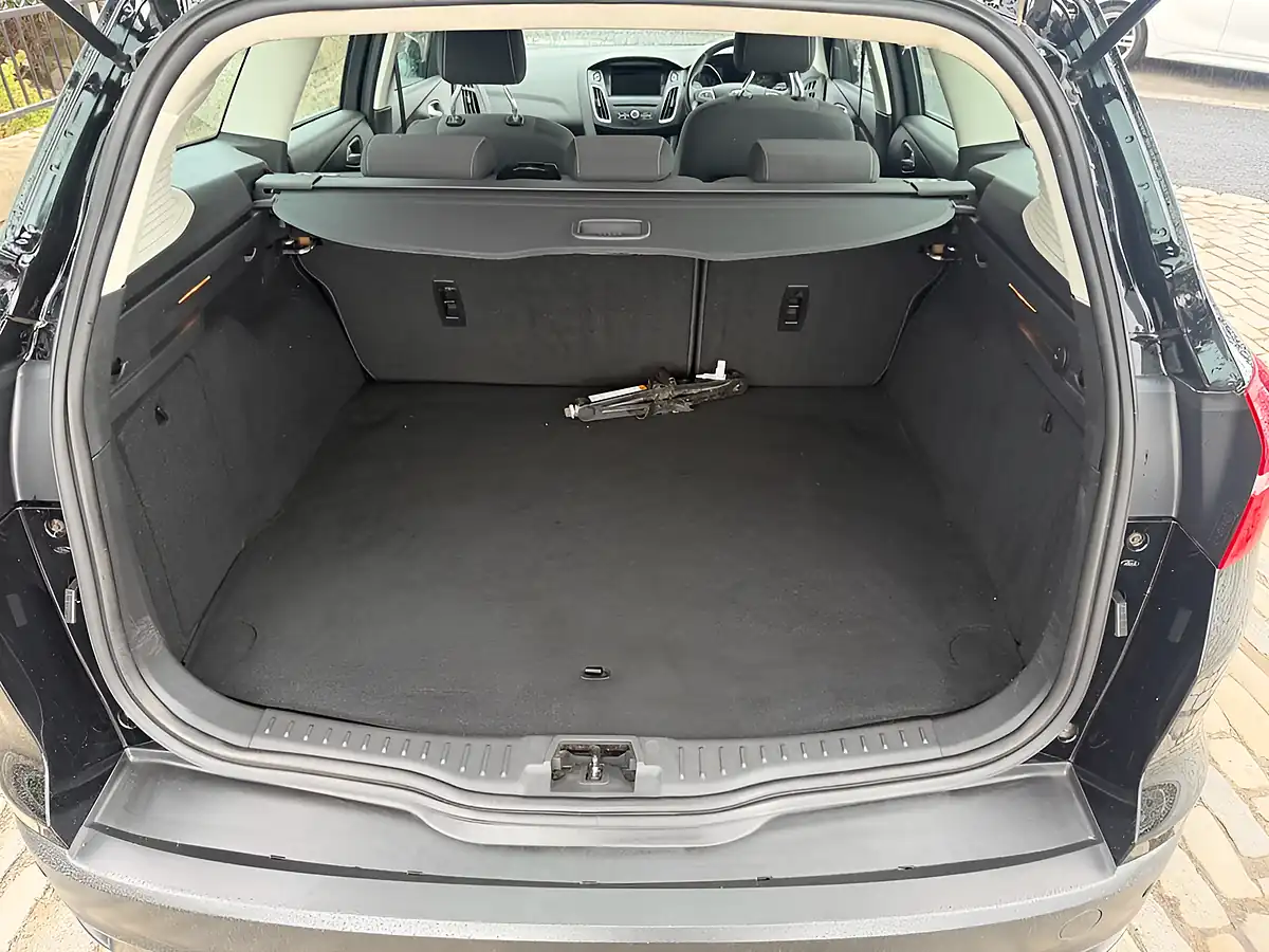 Used 2016 Ford Focus Zetec Shadow Black - Interior and Exterior details 15